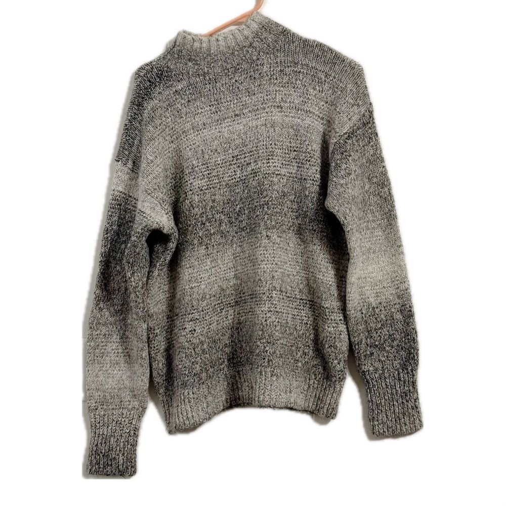 Chaps women’s size medium,‎ striped mock neck pullover sweater